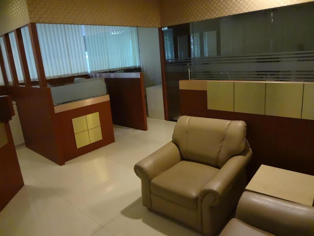 United 21 - Thane Bagian luar foto